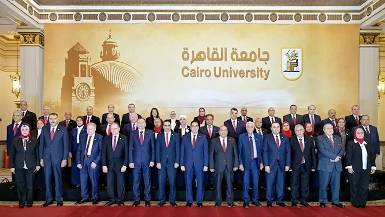 مجلس جامعة القاهرة يشيد بدعم السيسي المستمر لقضايا الأمة العربية في اجتماعه الأخير